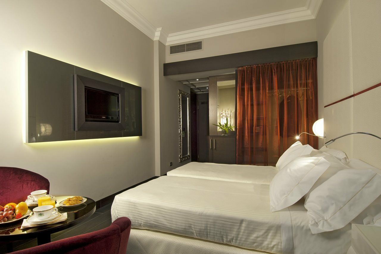 ซินา เดอ ลา วิลล์ Hotel มิลาน ภายนอก รูปภาพ