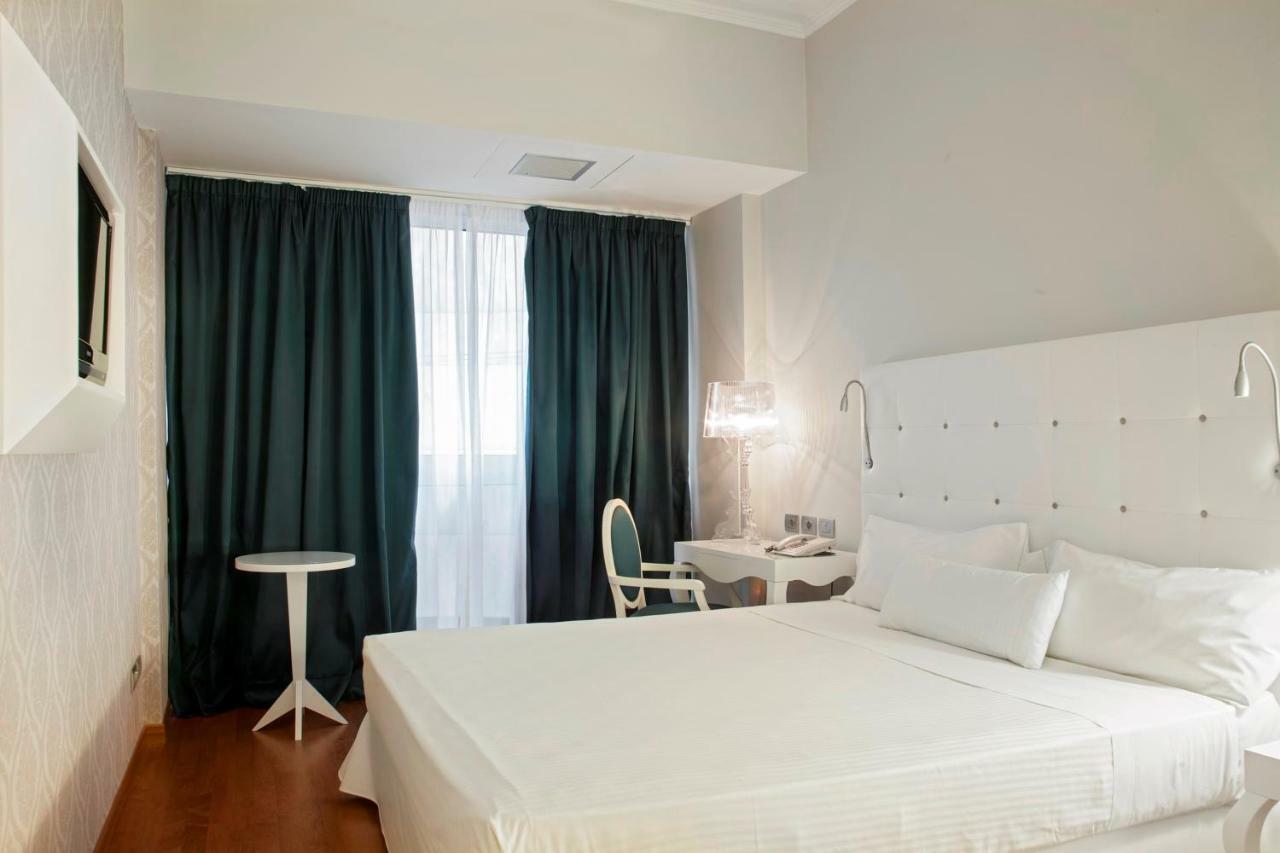 ซินา เดอ ลา วิลล์ Hotel มิลาน ภายนอก รูปภาพ